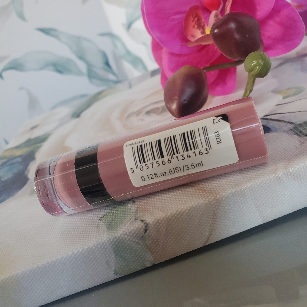 REVOLUTION | Matte Lipstick - Violet - Picture 3 of 4